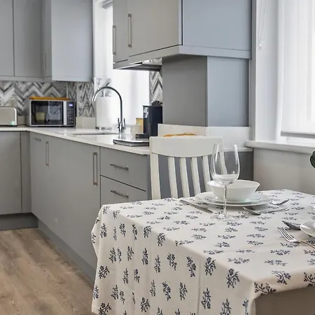 Finest Retreats - 11 Belle House Apartment Filey